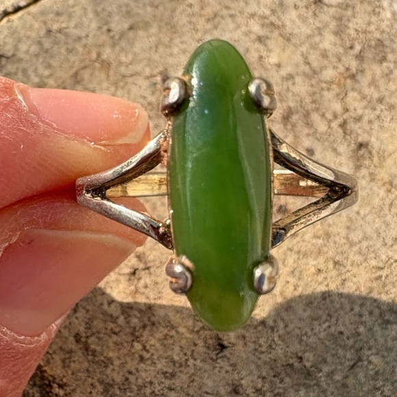 Jade jadeite vintage Marquise Cut Gold Tone Sterling Silver Ring Size 7 - Picture 5 of 15